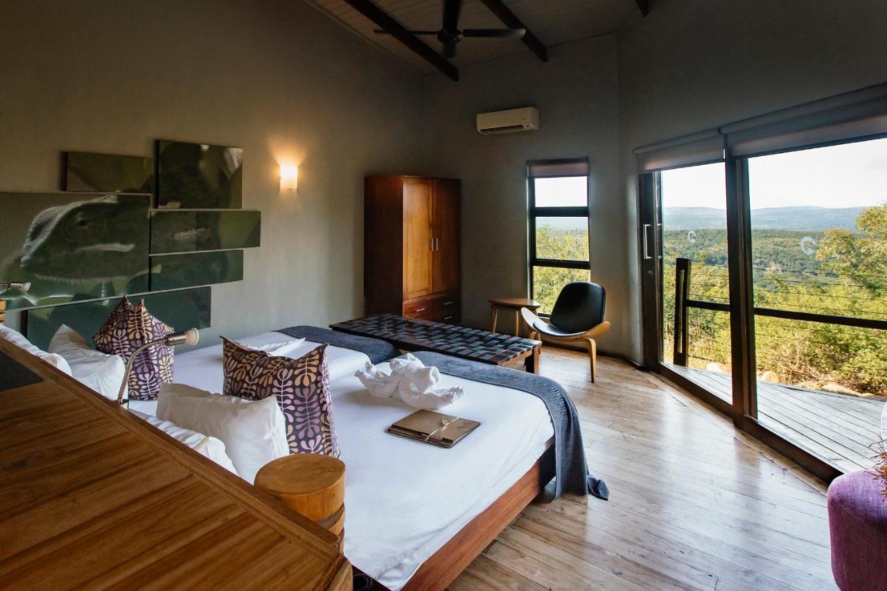 Rhino Ridge Safari Lodge KwaNompondo Exteriör bild